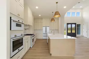 467 Springfield Trail, Angleton, TX 77515 - Photo 12