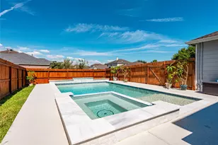 686 Fountain View Ln, League City, TX 77573 - Photo 32