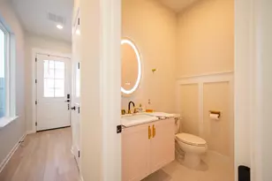 2032 W Tidwell Rd, Houston, TX 77091 - Photo 8