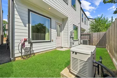2032 W Tidwell Road, Houston, TX 77091 - Photo 6