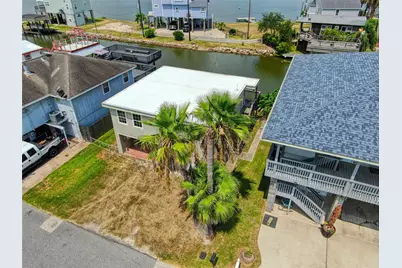 114 Bayou Vista Drive, Hitchcock, TX 77563 - Photo 2