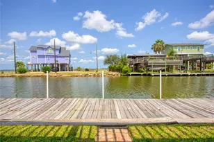 114 Bayou Vista Dr, Hitchcock, TX 77563 - Photo 1