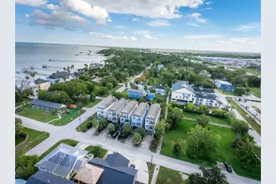 612 8th Street, Kemah, TX 77565 - Photo 1