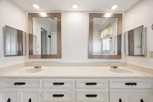 15711 Brook Forest Dr, Houston, TX 77059 - Photo 16