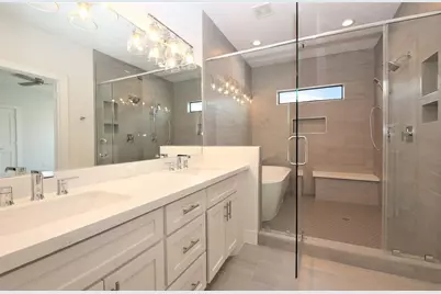 816 W 22nd Street, Houston, TX 77008 - Photo 10