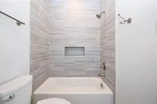 816 W 22nd St, Houston, TX 77008 - Photo 16