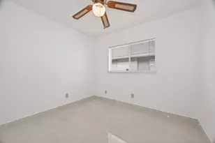 3306 S Greenpark Dr Dr, Houston, TX 77082 - Photo 38