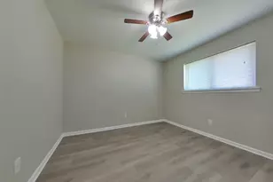 10406 Kirkwren Dr, Houston, TX 77089 - Photo 12