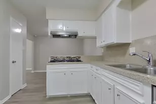 10406 Kirkwren Dr, Houston, TX 77089 - Photo 6