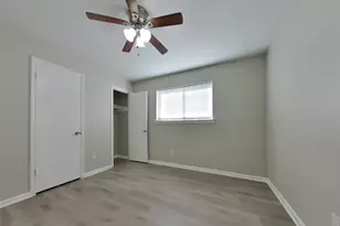 10406 Kirkwren Dr, Houston, TX 77089 - Photo 14