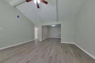 10406 Kirkwren Dr, Houston, TX 77089 - Photo 2