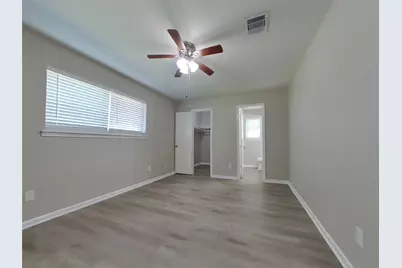 10406 Kirkwren Drive, Houston, TX 77089 - Photo 8