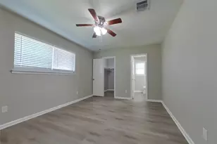 10406 Kirkwren Dr, Houston, TX 77089 - Photo 8