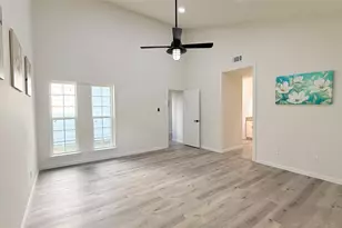 6330 Coachwood Dr, Houston, TX 77035 - Photo 16