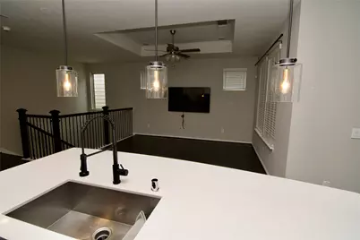 10957 Cannes Memorial Drive, Houston, TX 77043 - Photo 16