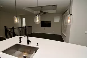 10957 Cannes Memorial Dr, Houston, TX 77043 - Photo 16