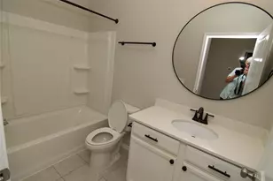 10957 Cannes Memorial Dr, Houston, TX 77043 - Photo 6