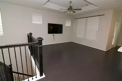 10957 Cannes Memorial Drive, Houston, TX 77043 - Photo 8