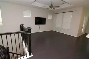 10957 Cannes Memorial Dr, Houston, TX 77043 - Photo 8