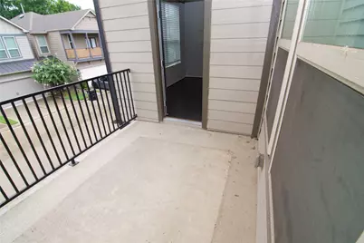10957 Cannes Memorial Drive, Houston, TX 77043 - Photo 12
