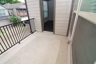 10957 Cannes Memorial Dr, Houston, TX 77043 - Photo 12