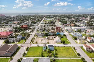 2714 Ball, Galveston, TX 77550 - Photo 2