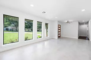 109 E Sherwood Dr, Alvin, TX 77511 - Photo 8