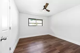 109 E Sherwood Dr, Alvin, TX 77511 - Photo 28