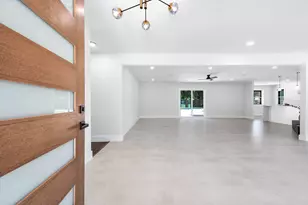109 E Sherwood Dr, Alvin, TX 77511 - Photo 6
