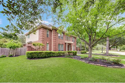 11 E Wedgemere Circle, The Woodlands, TX 77381 - Photo 2