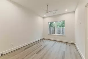 7709 Earl Rudder Wy, Houston, TX 77055 - Photo 16