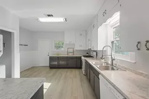 4924 Avenue Q, Galveston, TX 77551 - Photo 14