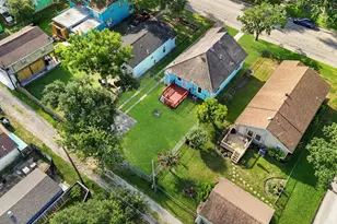 4924 Avenue Q, Galveston, TX 77551 - Photo 24