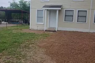 312 S Pumphrey St, Edna, TX 77957 - Photo 2