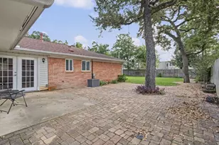1318 Spillers Ln, Houston, TX 77043 - Photo 30