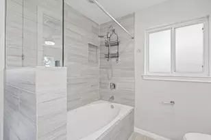 1318 Spillers Ln, Houston, TX 77043 - Photo 26