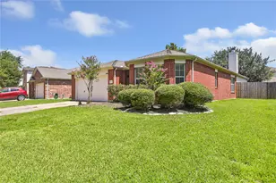 2822 Foster Hill Dr, Kingwood, TX 77345 - Photo 2