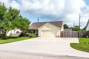 1311 Alpha Ln, Crosby, TX 77532 - Photo 4