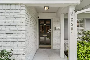 6201 Overbrook Ln, Houston, TX 77057 - Photo 2