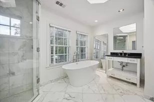 2440 Inwood Dr, Houston, TX 77019 - Photo 16