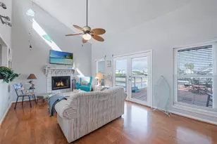 1426 Tiki Dr, Tiki Island, TX 77554 - Photo 8