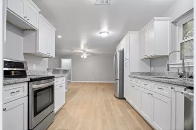 1347 E Palm Drive, Winnie, TX 77665 - Photo 8