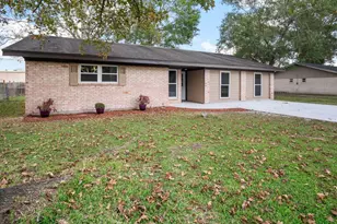 1347 E Palm Dr, Winnie, TX 77665 - Photo 2