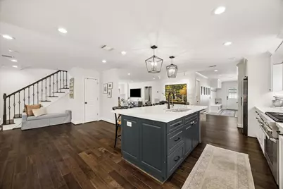215 Greenpark Drive, Houston, TX 77079 - Photo 10