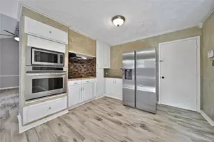 2006 Mermaid Ln, Houston, TX 77062 - Photo 12