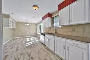 2006 Mermaid Ln, Houston, TX 77062 - Photo 10