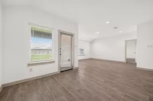 8043 Black Forest Ln, Rosharon, TX 77583 - Photo 4