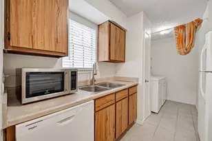 2800 Jeanetta St, Houston, TX 77063 - Photo 16