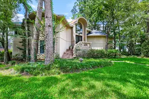 3 Hillside View Pl, The Woodlands, TX 77381 - Photo 2