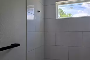 7900 Bowen St, Houston, TX 77051 - Photo 12